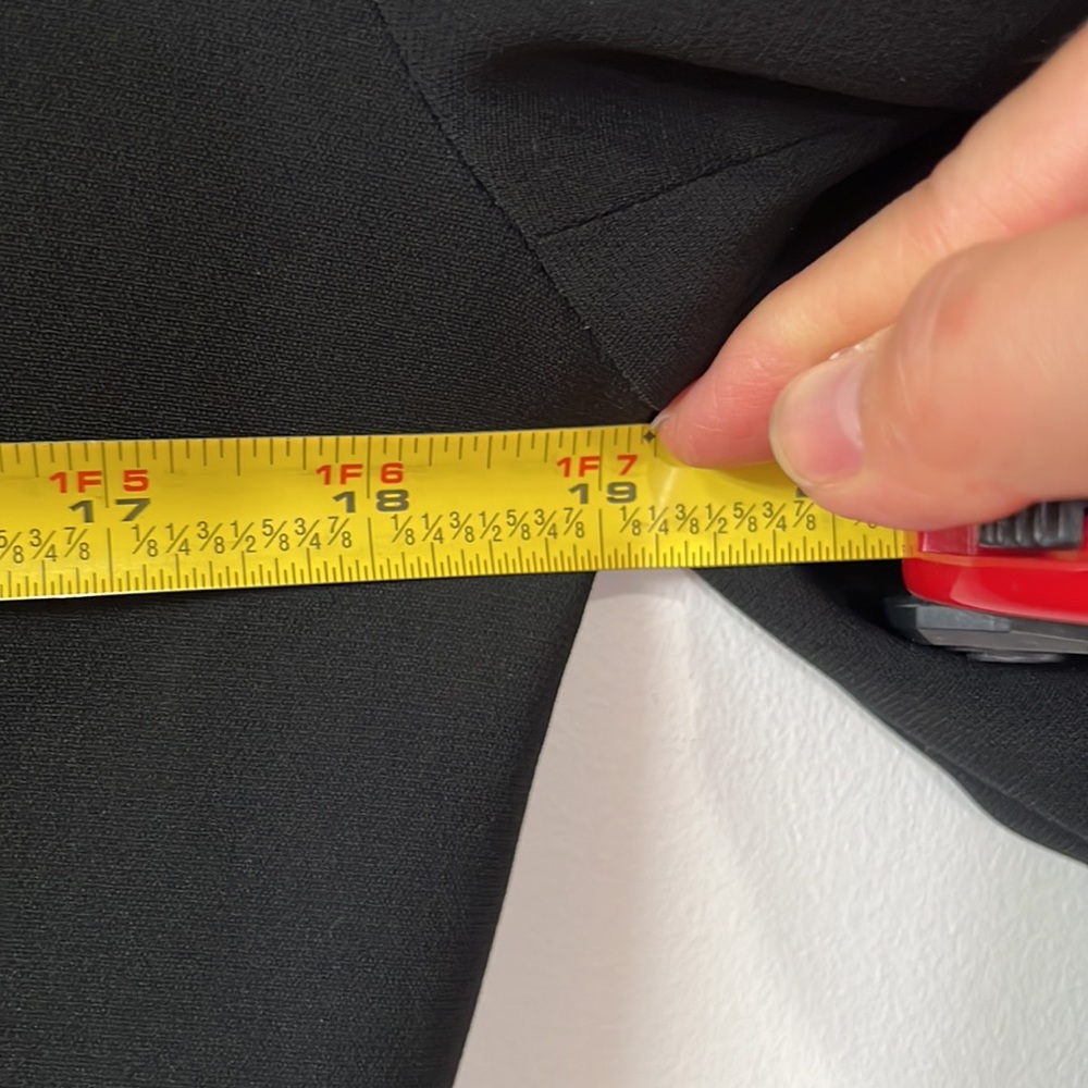 Tahari Vintage Black Padded Blazer - size 10 - Picture 10 of 11